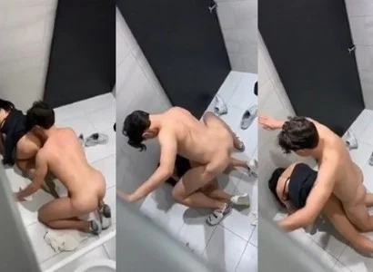 Cặp nam nữ quan hệ tình dục trong WC