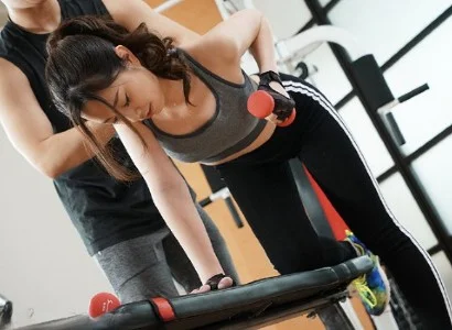 Anh PT số hưởng và người phụ nữ thiếu thốn tình dục làm tình liên tục