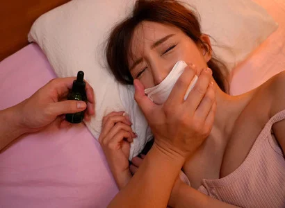 Người đàn ông sử dụng thuốc mê nhằm quan hệ với cô em họ xinh đẹp